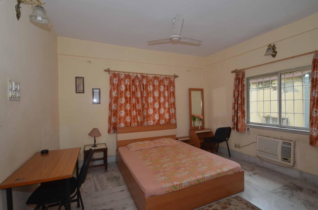 Experience Service Apartments in Ballygunge Kolkata Master Bedroom